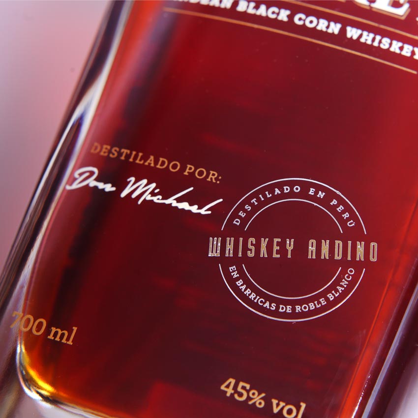 Black Whiskey in der schönen Metall-Geschenkbox